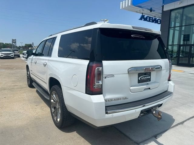 2016 GMC Yukon XL — detail view